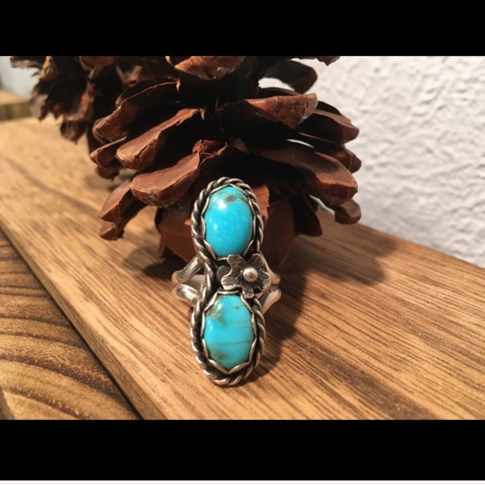 Genuine Turquoise & Sterling Silver Flower Ring!
